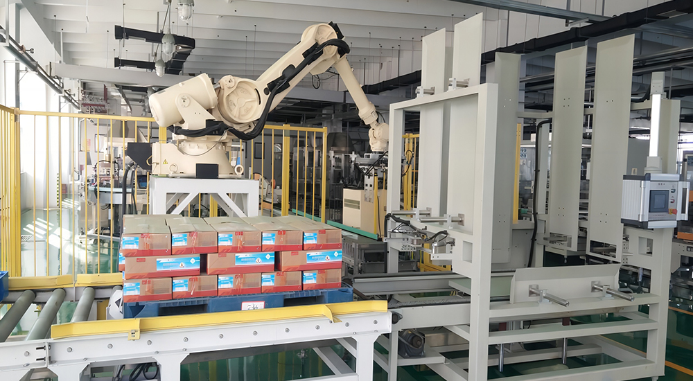 镭普森全自动化的包装转运生产线可根据产品不同规格设置不同参数，自动调整灌装剂量和压力，确保灌装精度。生产线仅需2-3名员工操作，减少了人员对药品的污染，也降低了企业用工成本，提高了企业生产效率。